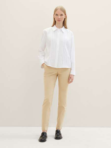 Базовые бежевые брюки Chino Slim