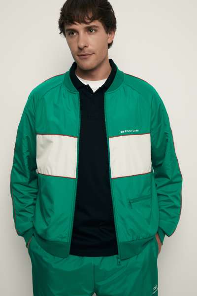 Олимпийка с контрастной отделкой из капсулы ретро