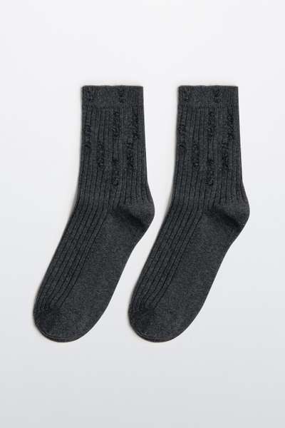 Носки рваные в рубчик