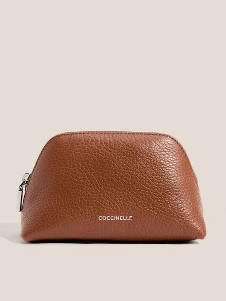 Женская косметичка COCCINELLE (натуральная кожа) TRAVEL BEAUTY GRAINED LEATH.