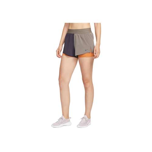 Женские спортивные шорты Nike Dri-Fit