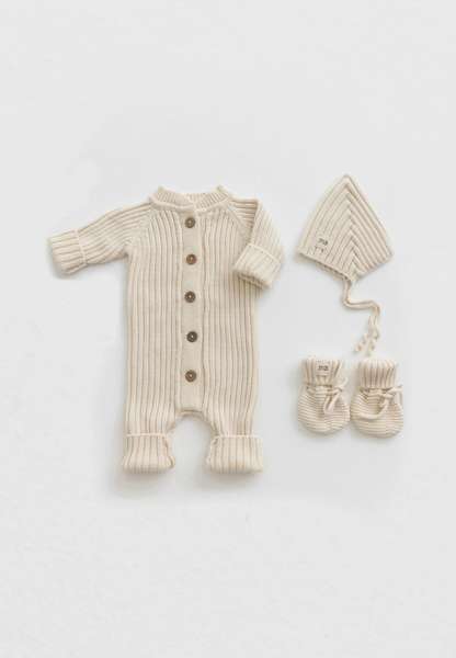 Комбинезон, шапочка, пинетки  Mimibaby