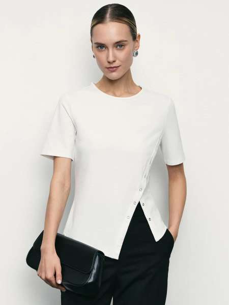 Футболка асимметричного кроя на кнопках