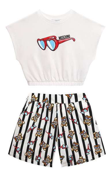 Детское: Комплект из футболки и шорт Moschino
