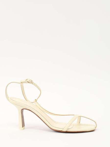 Neous Shoes