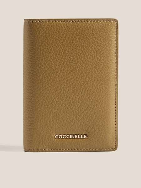 Женская обложка для паспорта COCCINELLE (натуральная кожа) Small Leather Goods